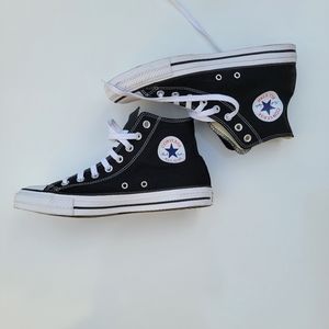 COPY - Converse All Stars  Men Size 8. Women's Size 10